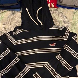 hollister tee hoodie